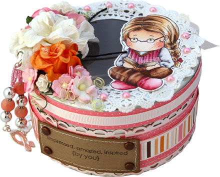 Decorated gift tin by Claudia Rosa